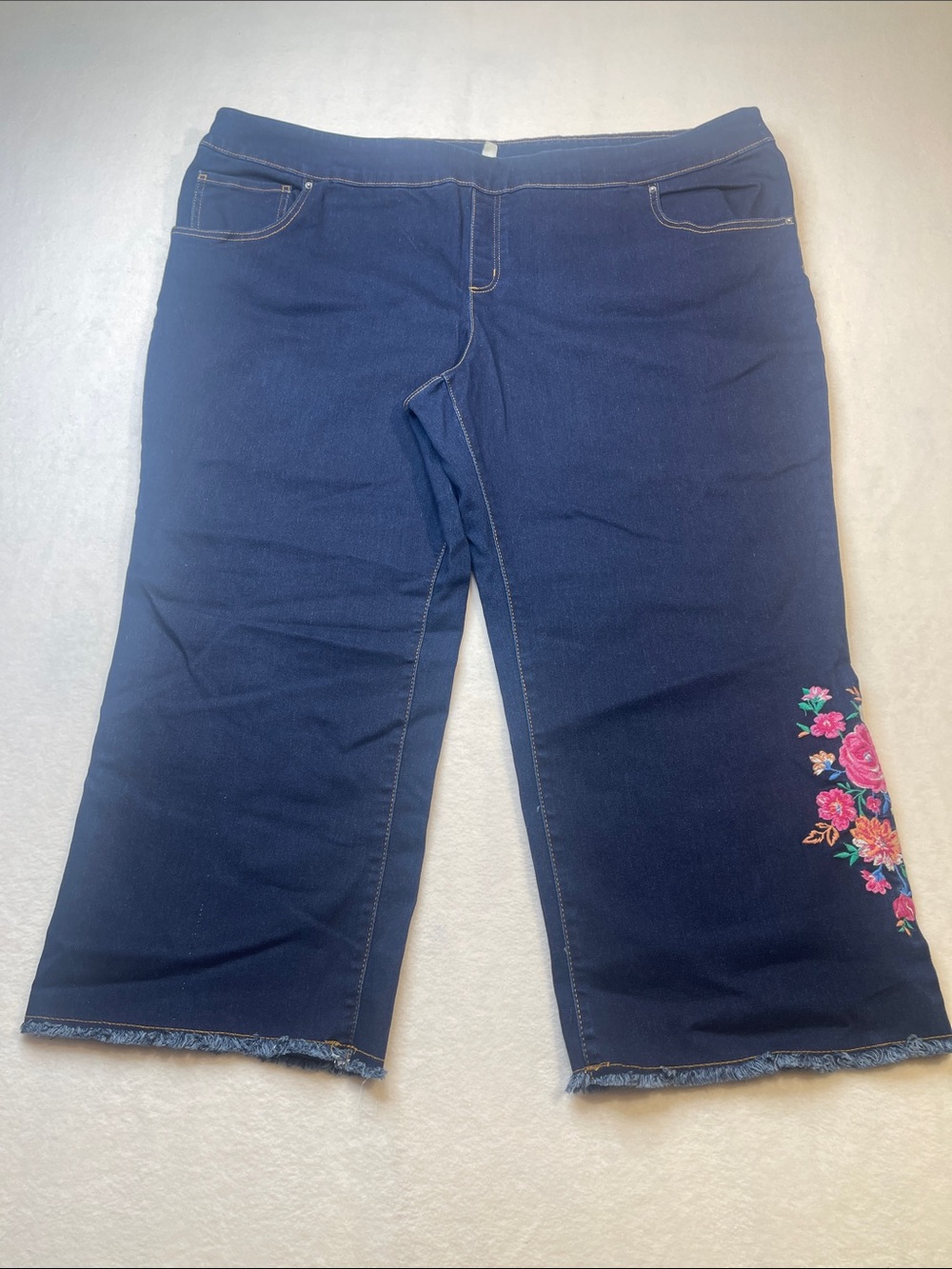 The Pioneer Woman Navy Cropped Jeans with Pink Floral Embroidery WOMENS SIZE 2X